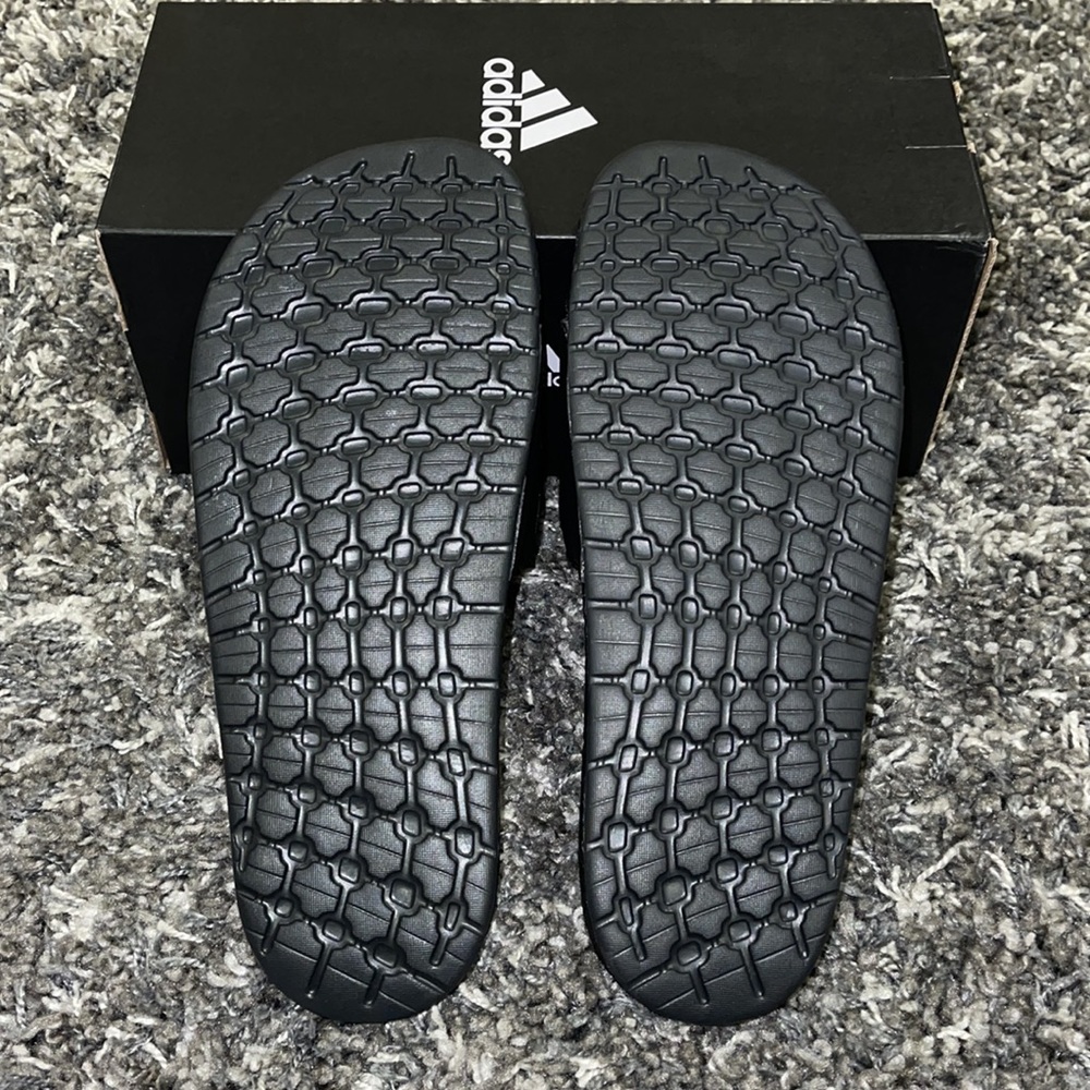 New ADIDAS ADILETTE BOOST Slides in Black - Picture 12 of 16